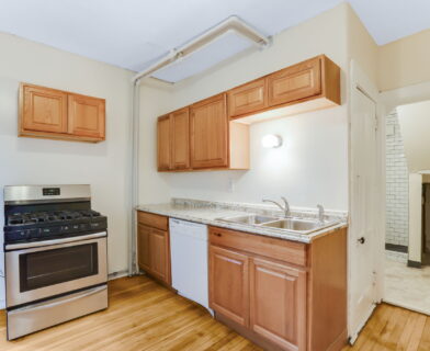 425-12th-ave-se-1-kitchen2